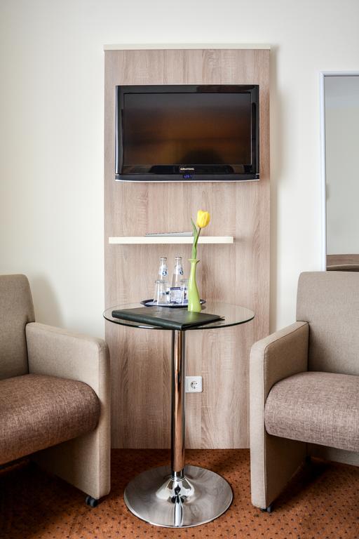 Hotel Zur Insel Werder  Extérieur photo