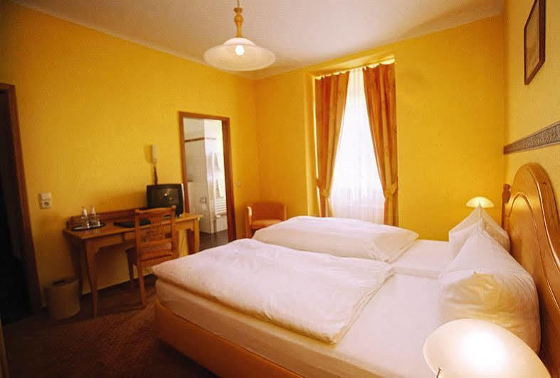 Hotel Zur Insel Werder  Extérieur photo