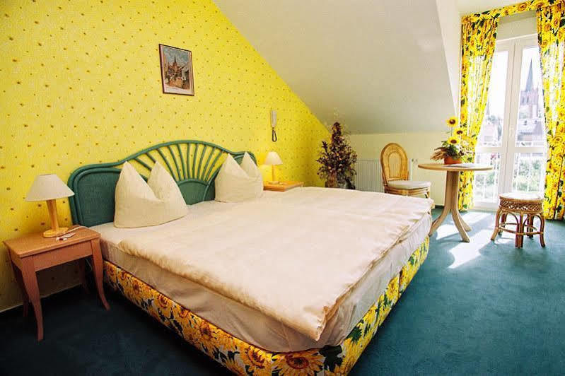 Hotel Zur Insel Werder  Extérieur photo